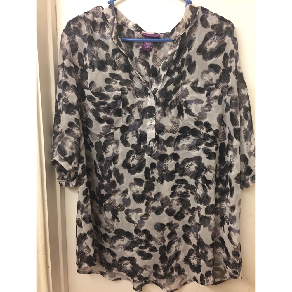 Woman’s top size 20-22